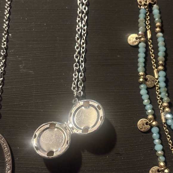 Jewelry - Silver Locket Necklace